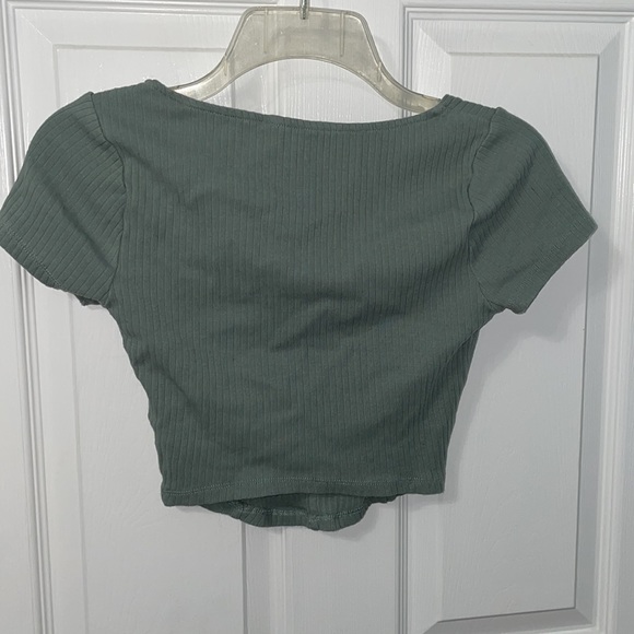 Pacsun Cropped Top. Size S! - Picture 2 of 3